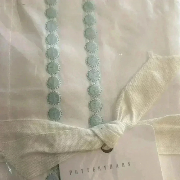 Pillow Cover Sea Glass Pearl Organic Percale Sham- NEW - Euro Size-Pottery Barn - Picture 4 of 4